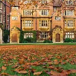 Longreach House
